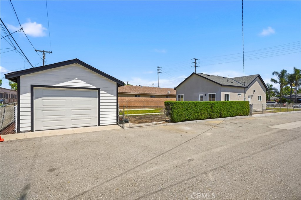 12940 4th Property Photo 7