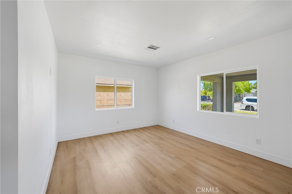 12940 4th Property Photo 16