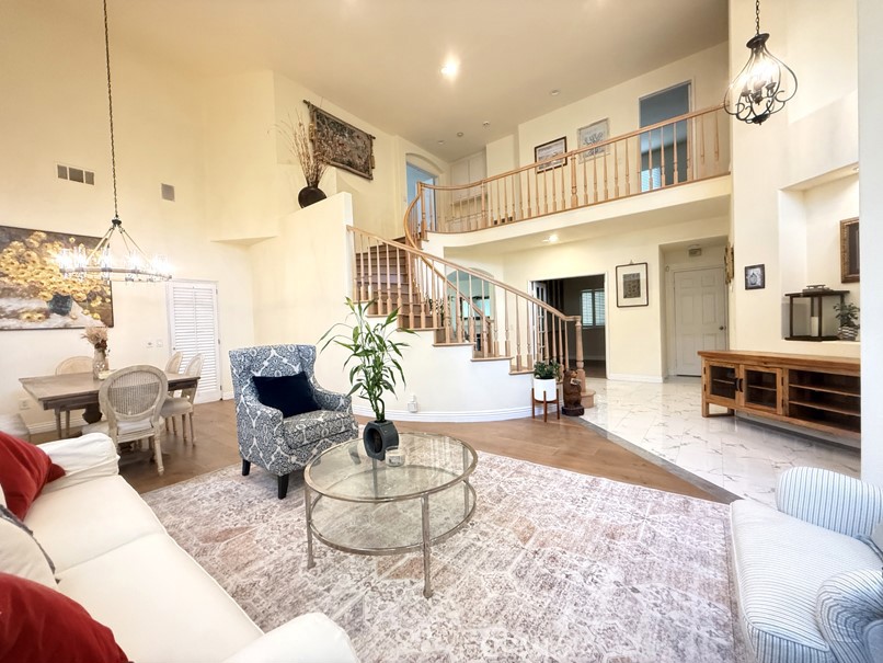 2026 Avenida Hacienda Property Photo 8