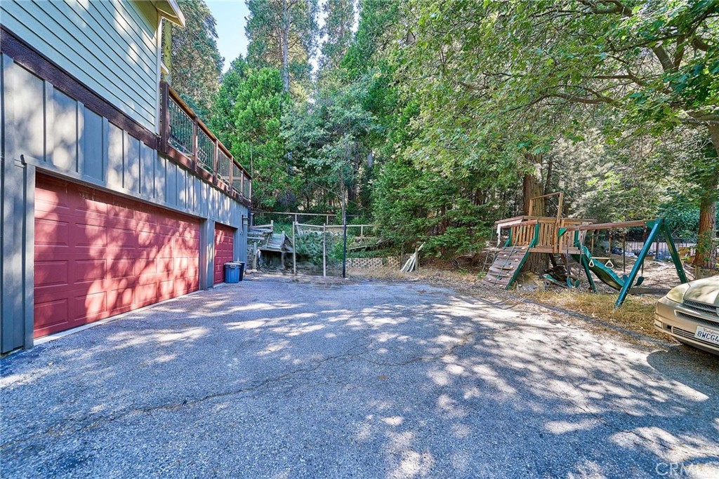 23891 Lakeview Property Photo 4
