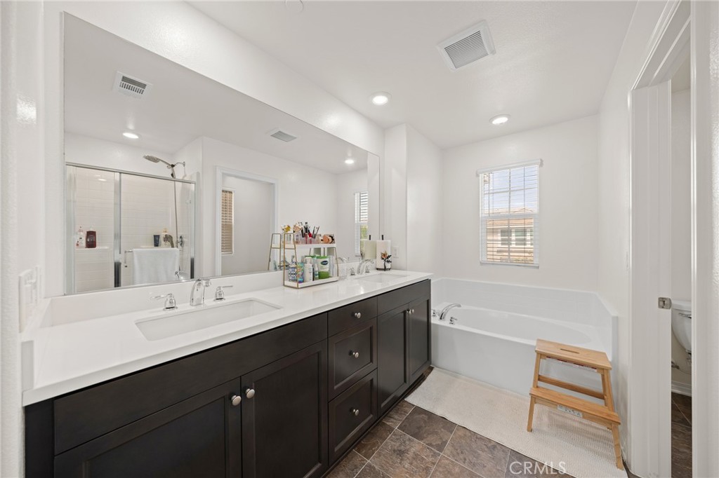 13931 Blossom Way Property Photo 37