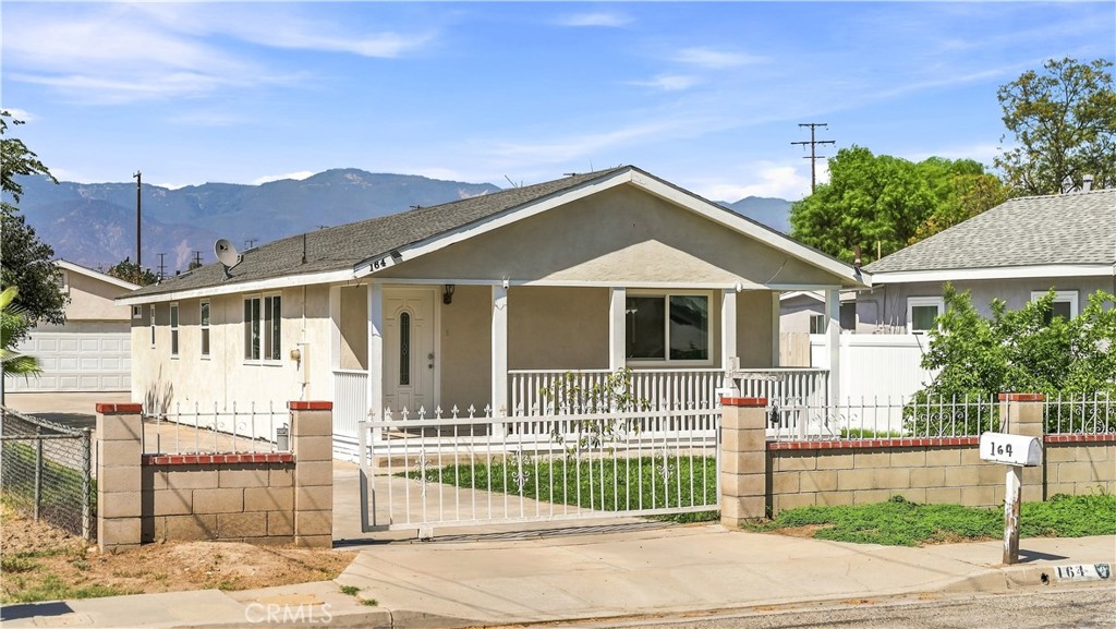 164 E Valley Street Property Photo 1