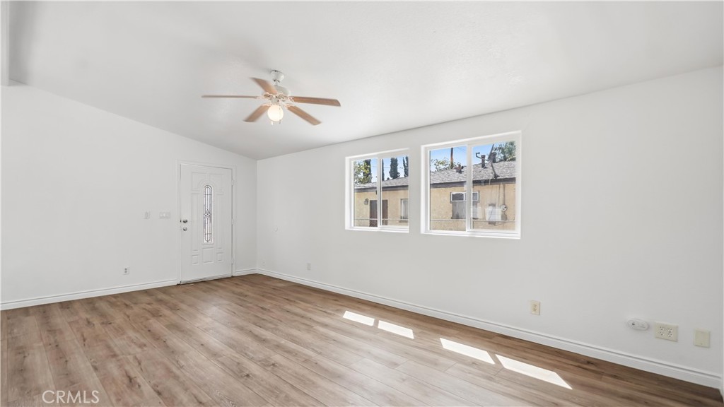 164 E Valley Street Property Photo 7