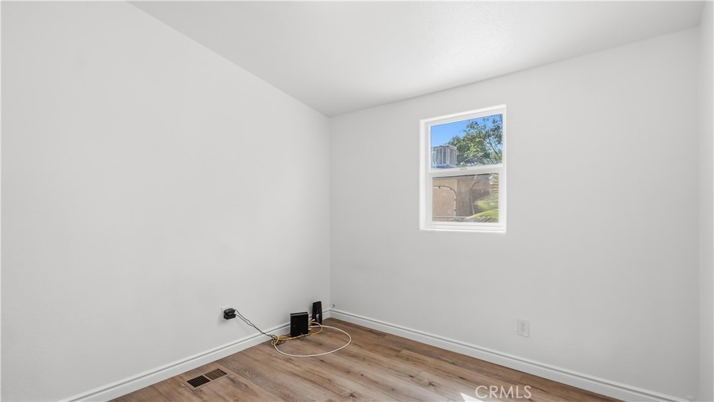 164 E Valley Street Property Photo 9