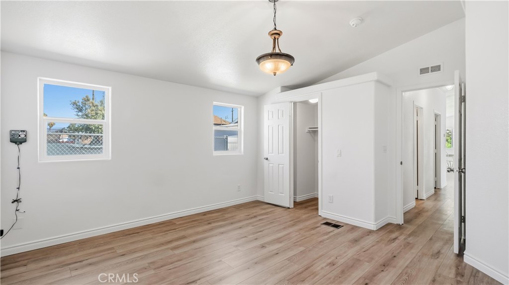 164 E Valley Street Property Photo 12