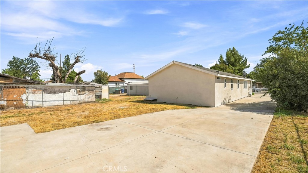 164 E Valley Street Property Photo 21