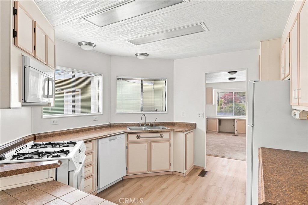 4039 Cherry Hill Property Photo 18