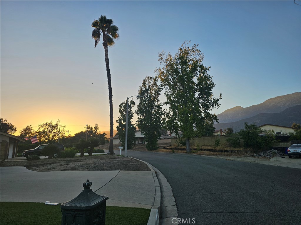 5846 Hillside Property Photo 4