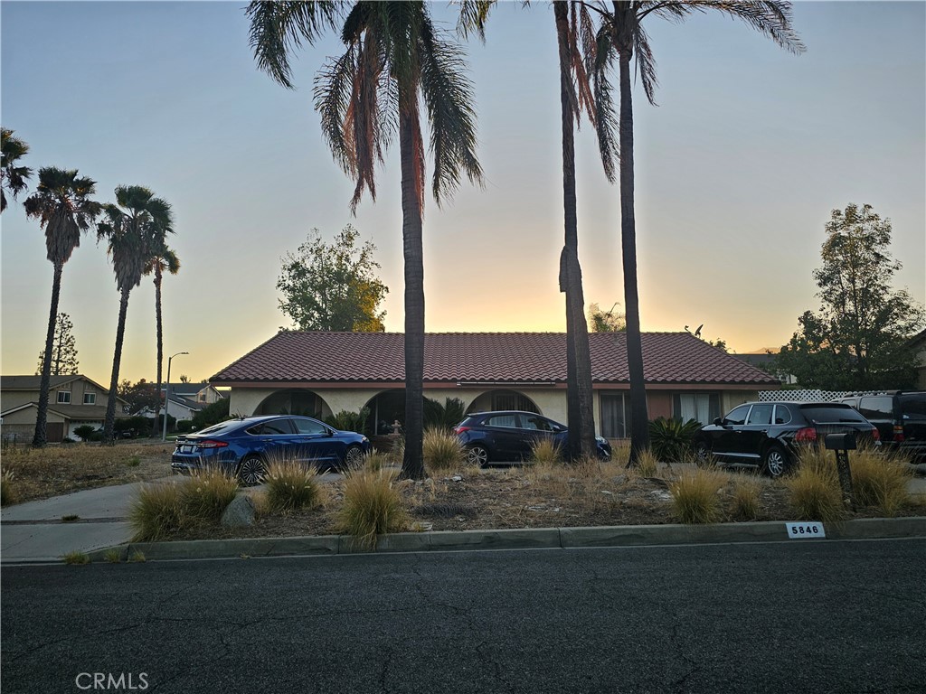 5846 Hillside Property Photo 6