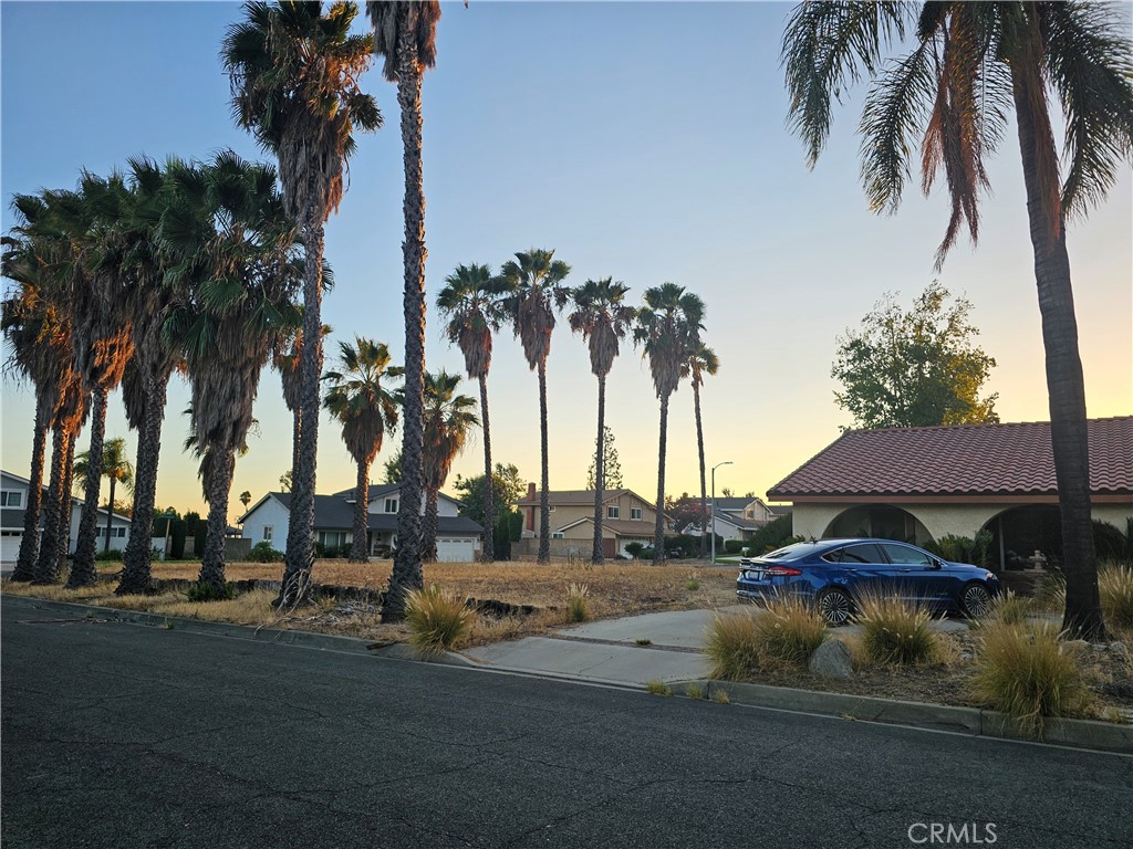 5846 Hillside Property Photo 7