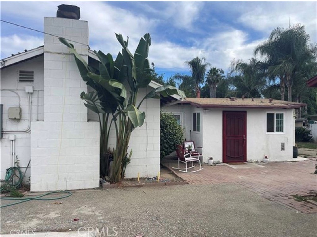 11818 Yorba Avenue Property Photo 2