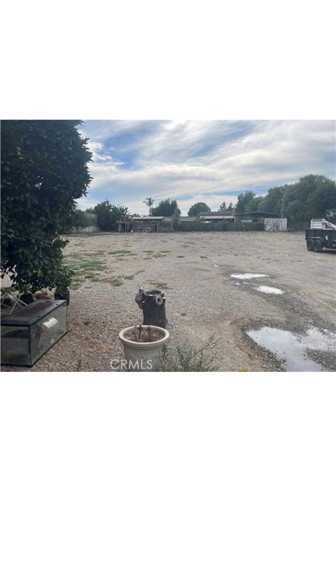 11818 Yorba Avenue Property Photo 5