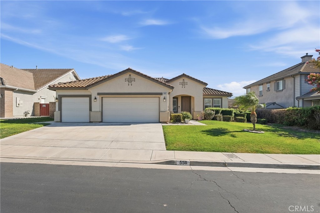558 Calderone Property Photo 3