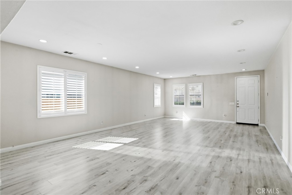 558 Calderone Property Photo 6