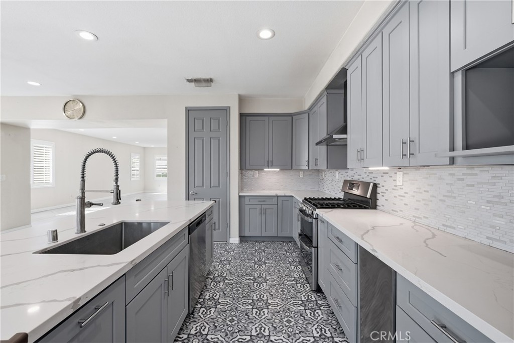 558 Calderone Property Photo 11