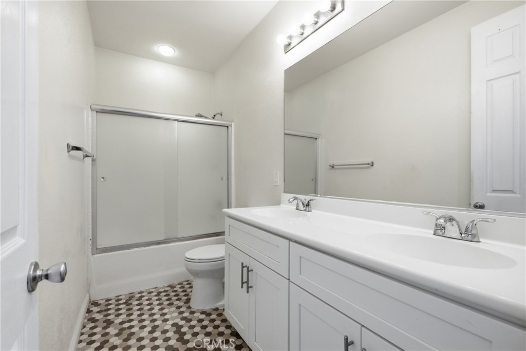 558 Calderone Property Photo 16