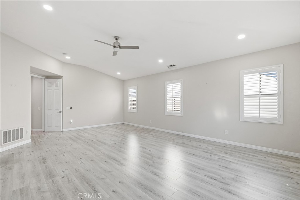 558 Calderone Property Photo 22