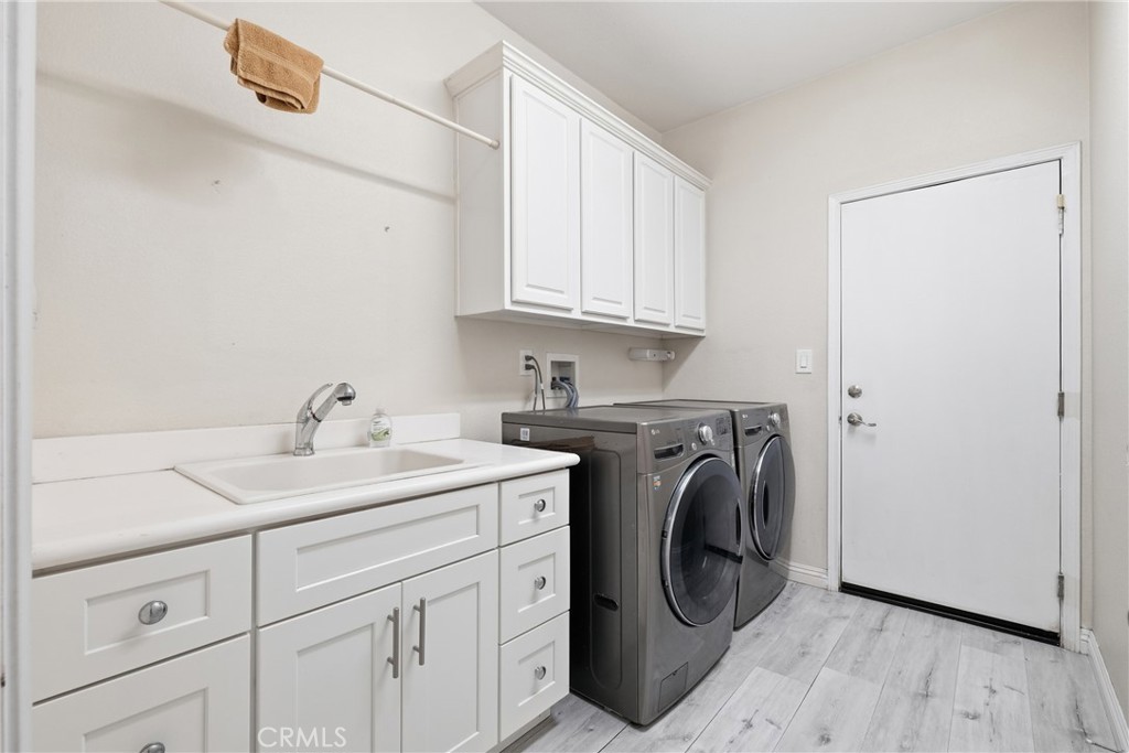 558 Calderone Property Photo 27
