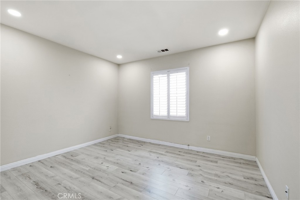 558 Calderone Property Photo 29