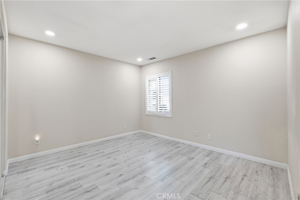 558 Calderone Property Photo 31