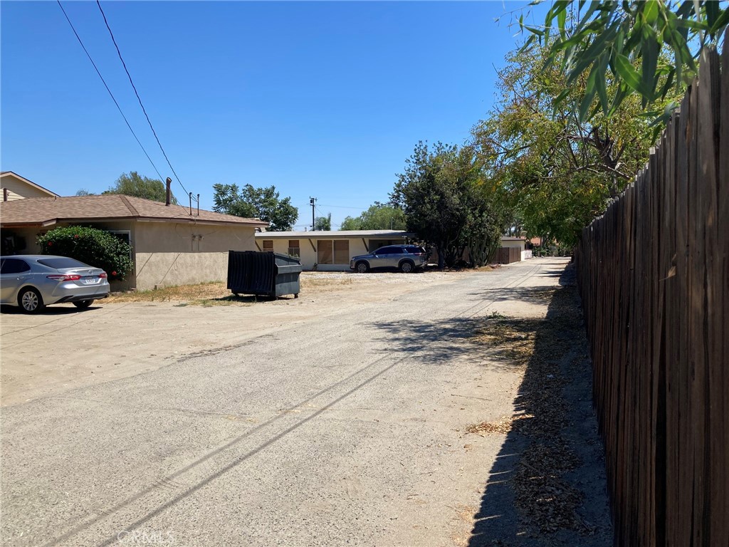 17776 Citron Avenue Property Photo 9