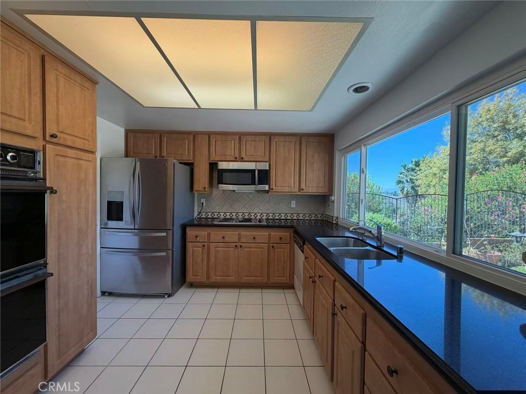 21549 Ambushers Street Property Photo 6