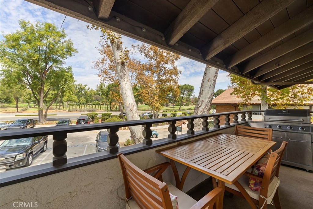 31584 Agoura Road 4 Property Photo 4