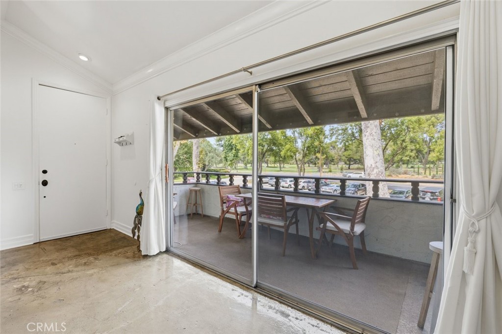 31584 Agoura Road 4 Property Photo 6
