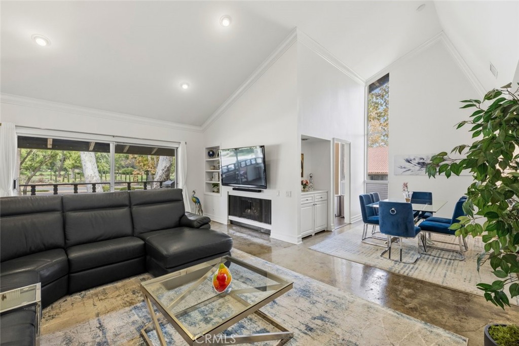 31584 Agoura Road 4 Property Photo 7