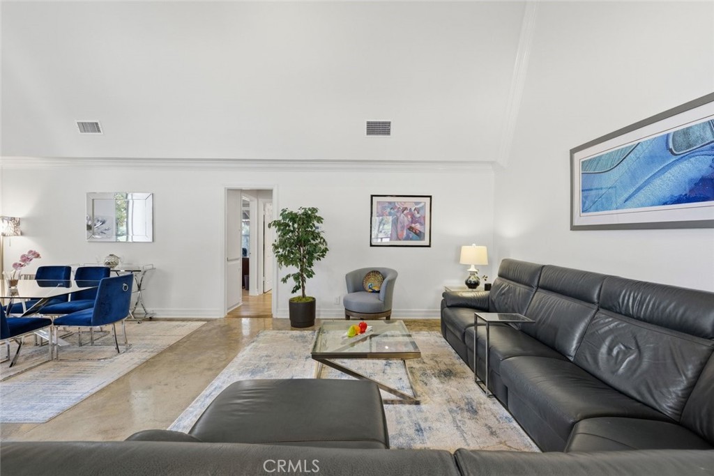 31584 Agoura Road 4 Property Photo 8