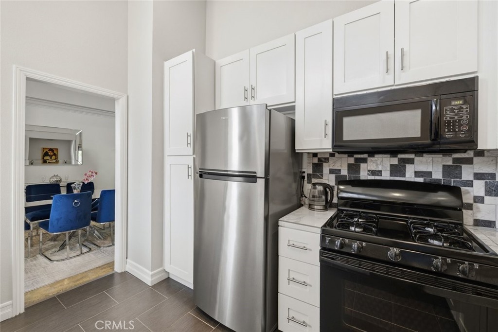 31584 Agoura Road 4 Property Photo 15