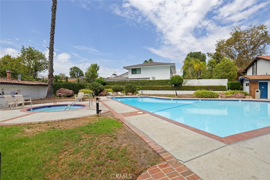 31584 Agoura Road 4 Property Photo 26