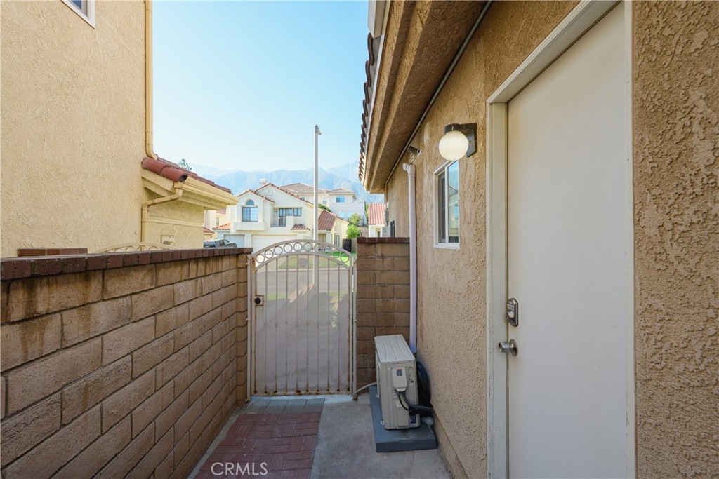 10227 Northridge 2 Property Photo 15