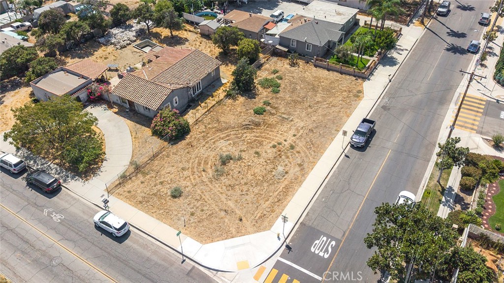 9860 Oleander Property Photo 3