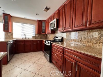 12 Granada Property Photo 4