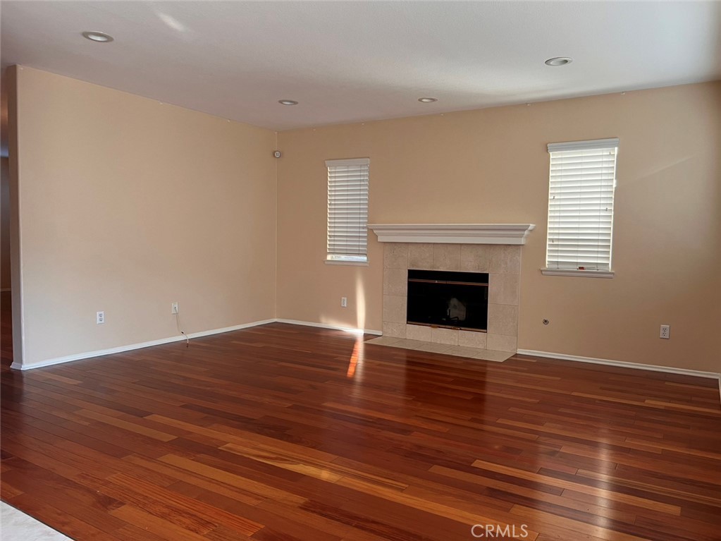 12 Granada Property Photo 28