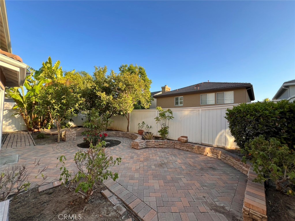 12 Granada Property Photo 34
