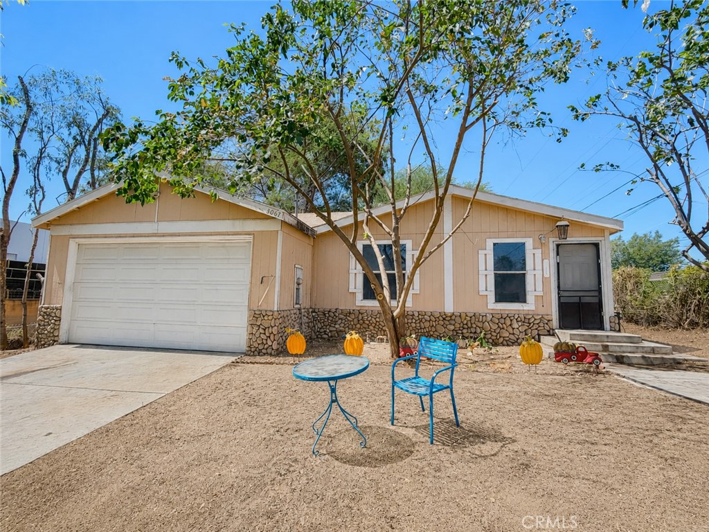 3067 Carl Property Photo 3