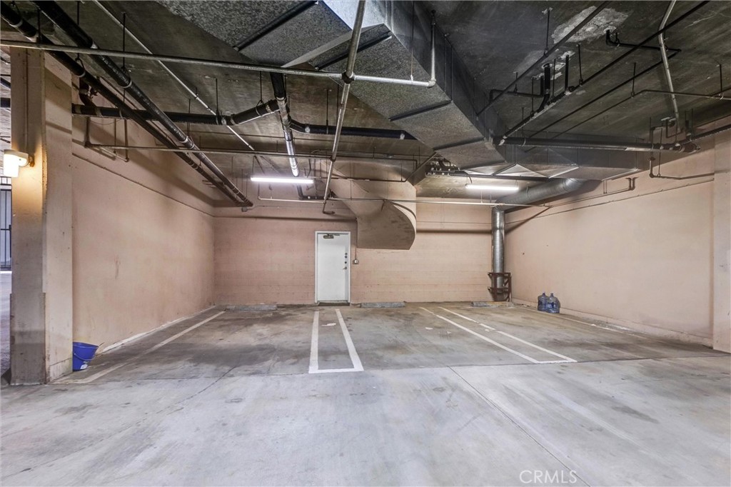 309 N Almont Drive Property Photo 14