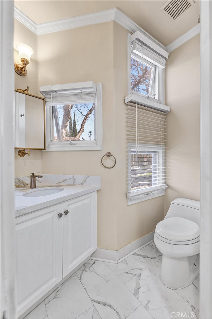 309 N Almont Drive Property Photo 15