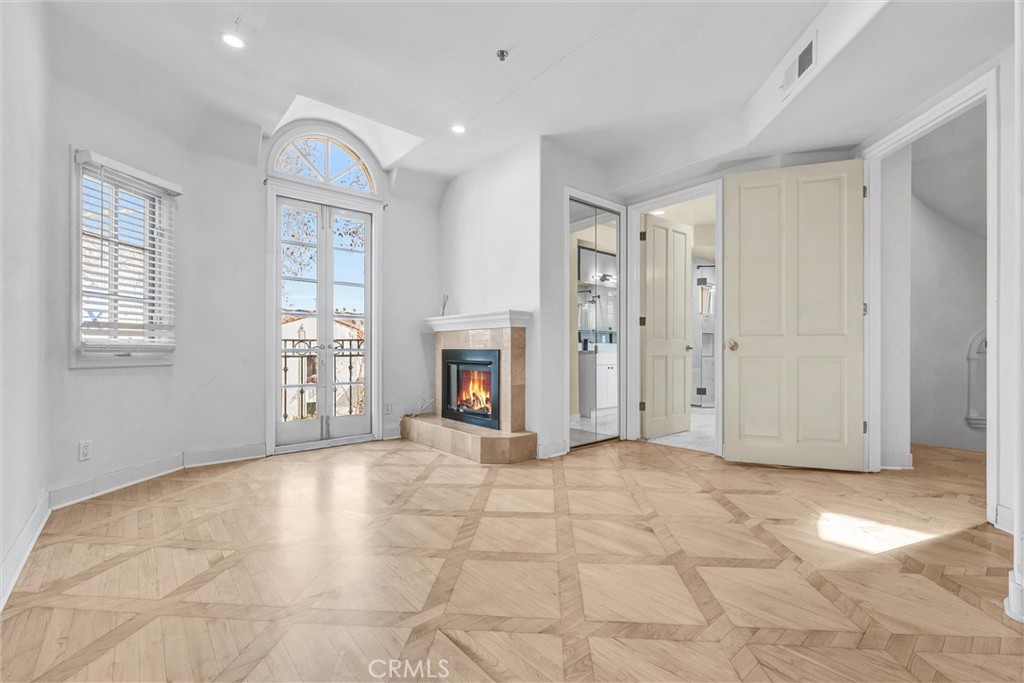 309 N Almont Drive Property Photo 24