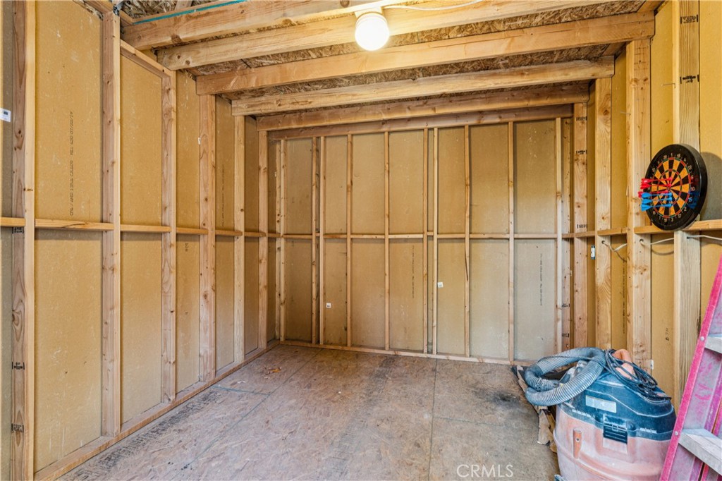 904 Angeles Property Photo 36