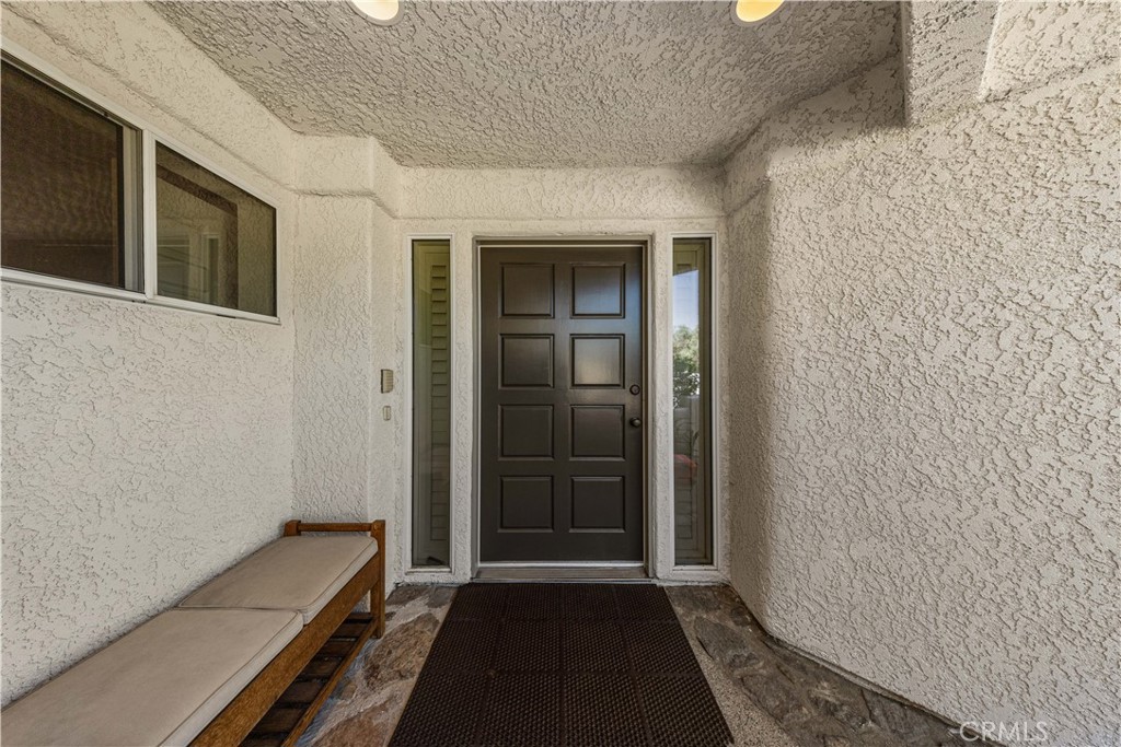 7440 Live Oak Drive Property Photo 3