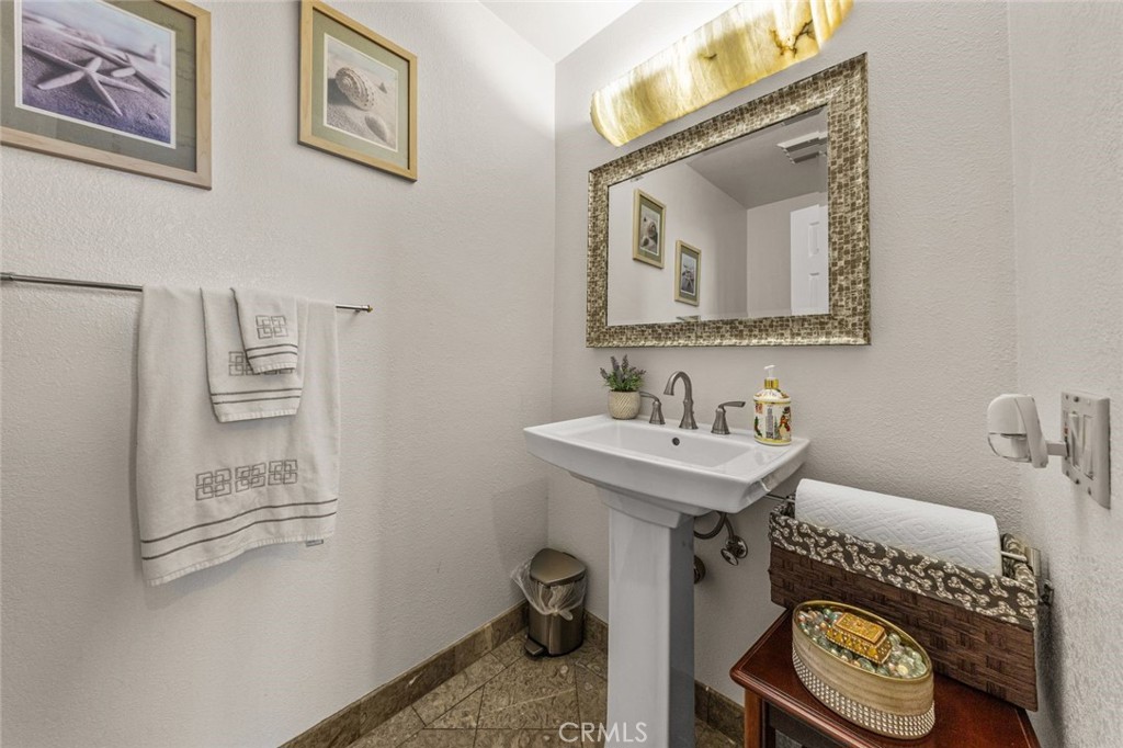 7440 Live Oak Drive Property Photo 17