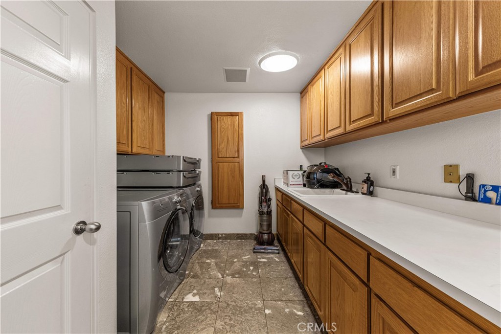 7440 Live Oak Drive Property Photo 18