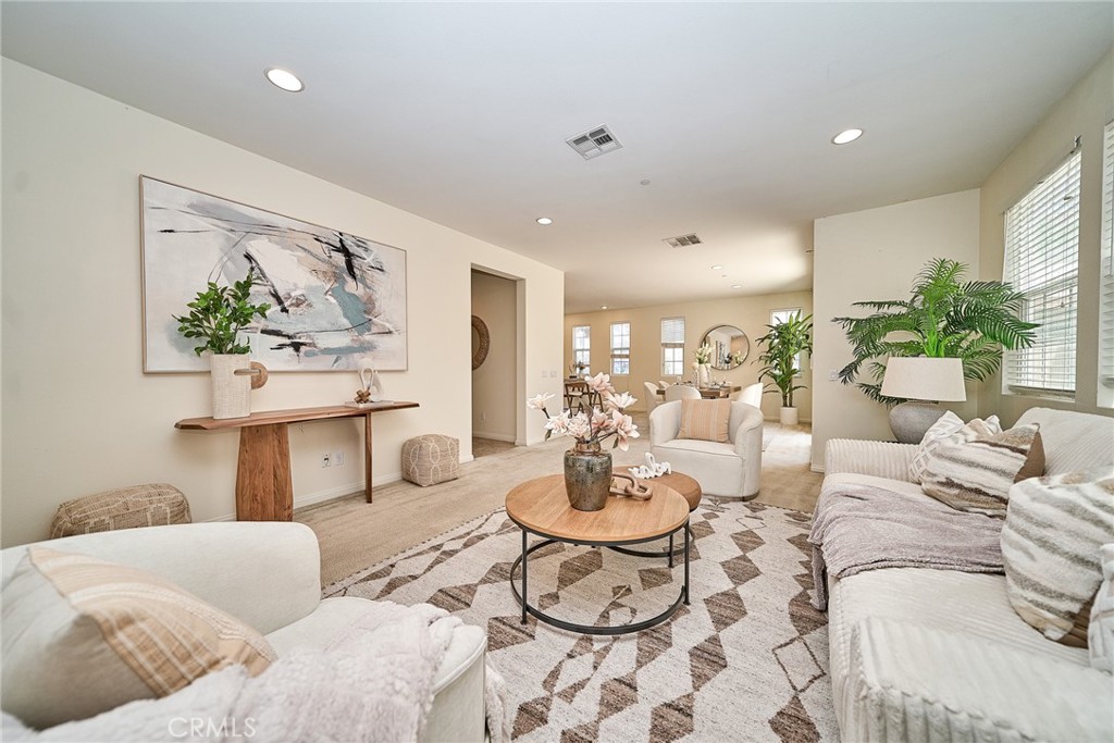 2876 E Via Terrano Property Photo 4