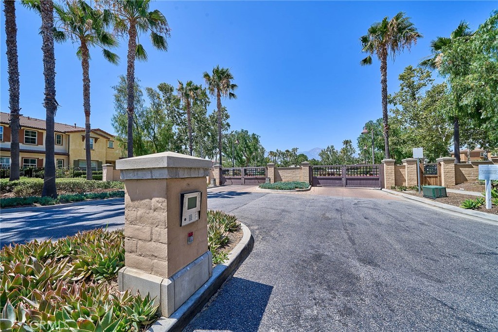 2876 E Via Terrano Property Photo 18