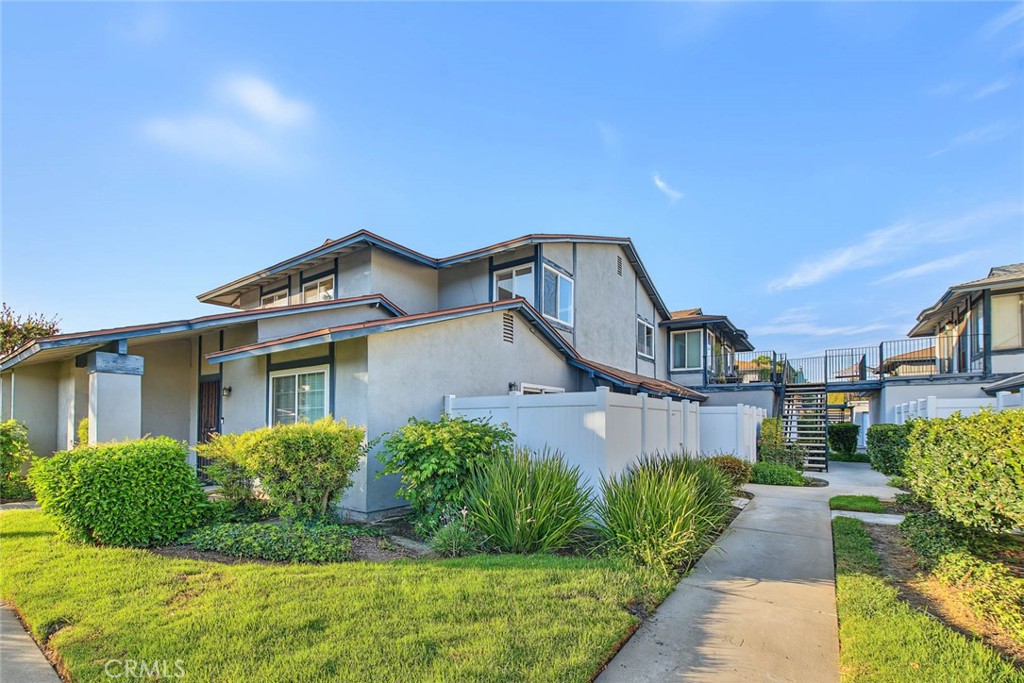1476 Forest Glen 12 Property Photo 1