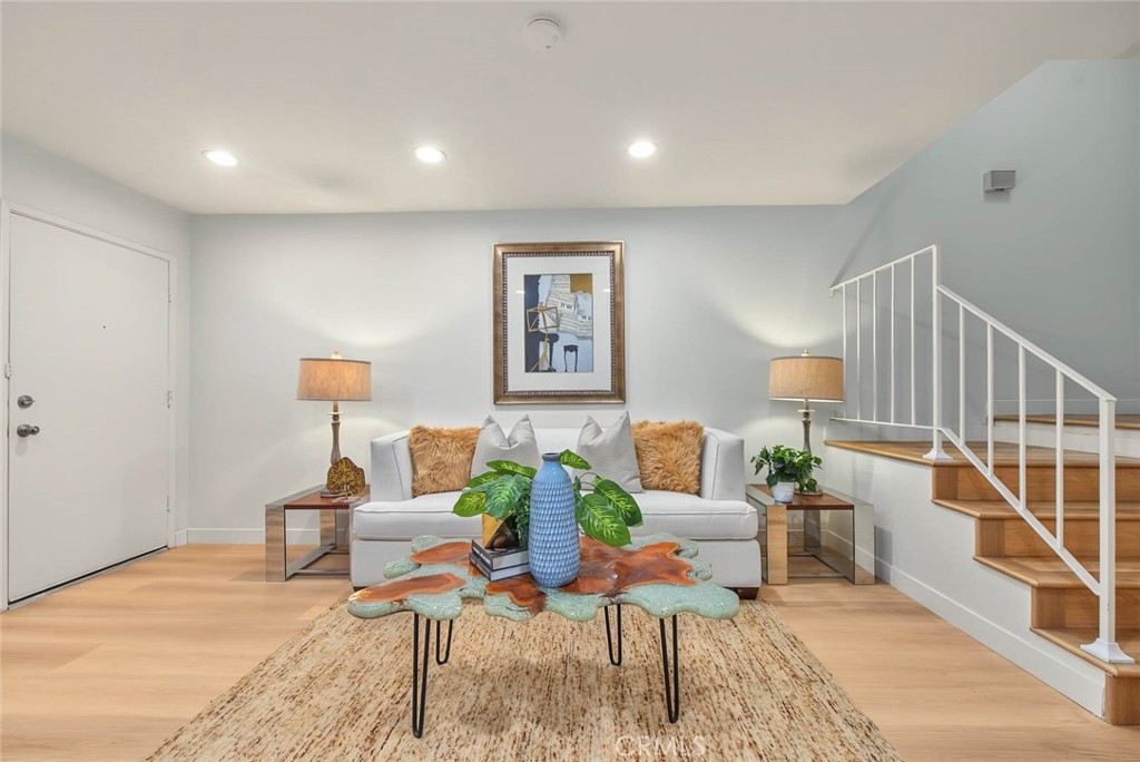 1476 Forest Glen 12 Property Photo 3
