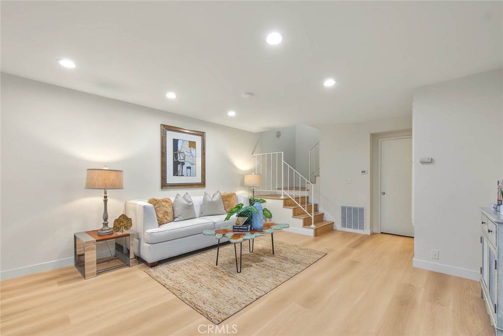 1476 Forest Glen 12 Property Photo 17